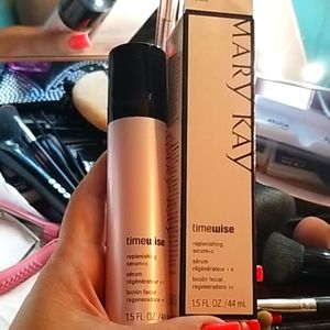 Mary Kay Replenishing Serum+C